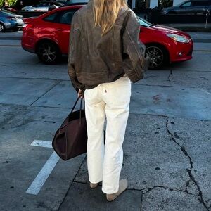 501® '90S WOMEN'S JEANS: Levi's baggy fit Straight Leg Jeans in Ecru